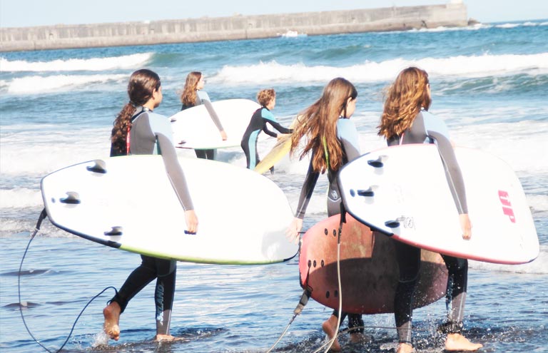 Campamentos de surf en Asturias para viajes de fin de curso
