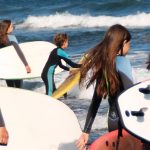 Campamentos de surf para viajes de fin de curso